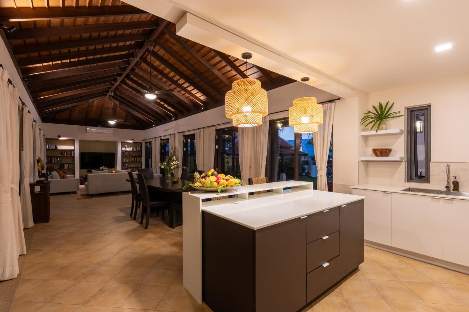 Bacaya Beachfront Villa Bang Rak Beach  Eksteriør billede